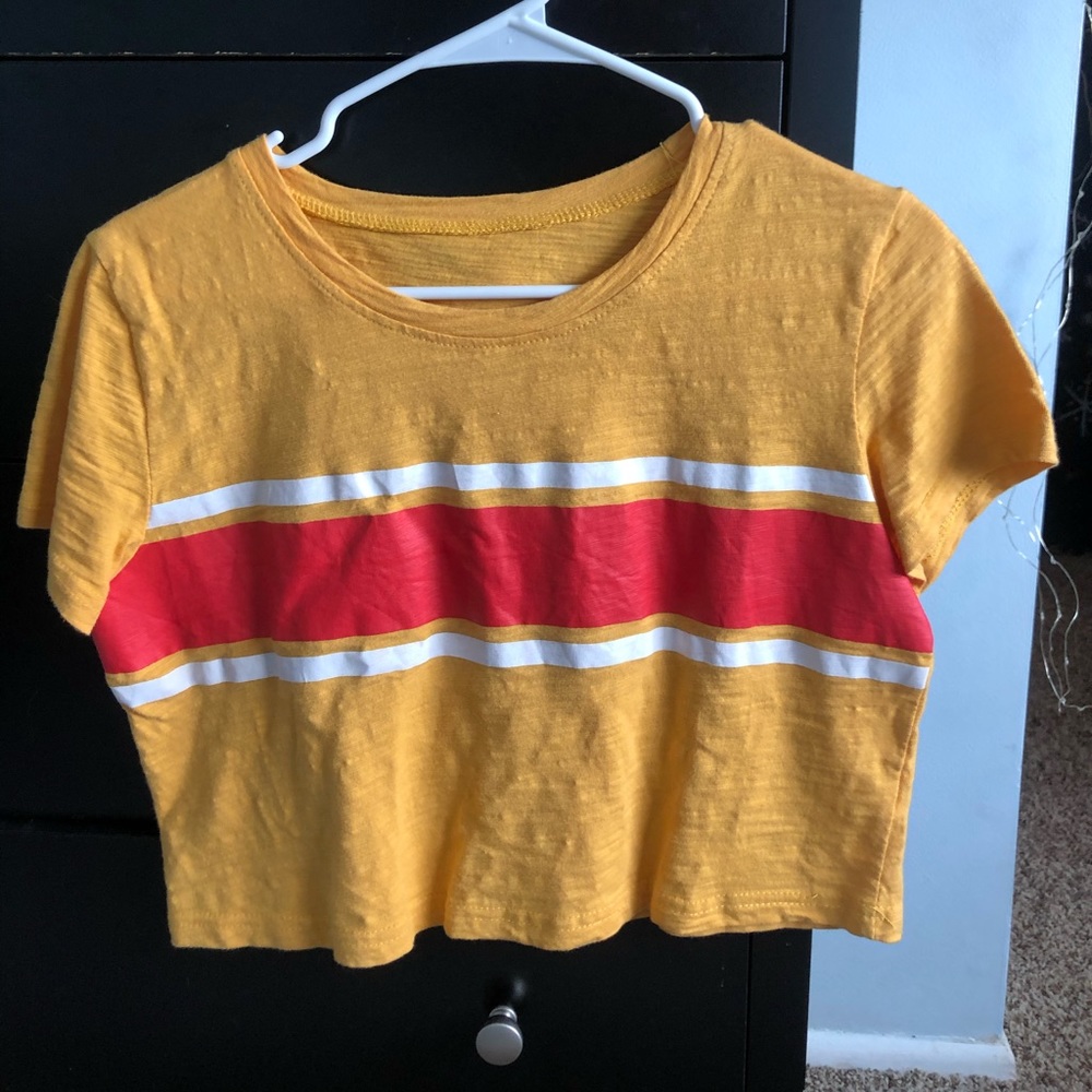 Cute cropped t shirt